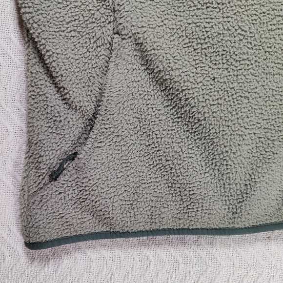 The North Face Women's Japan Fuzzy fleece Sweater Hoodie size Medium Green/Gray - Picture 2 of 8